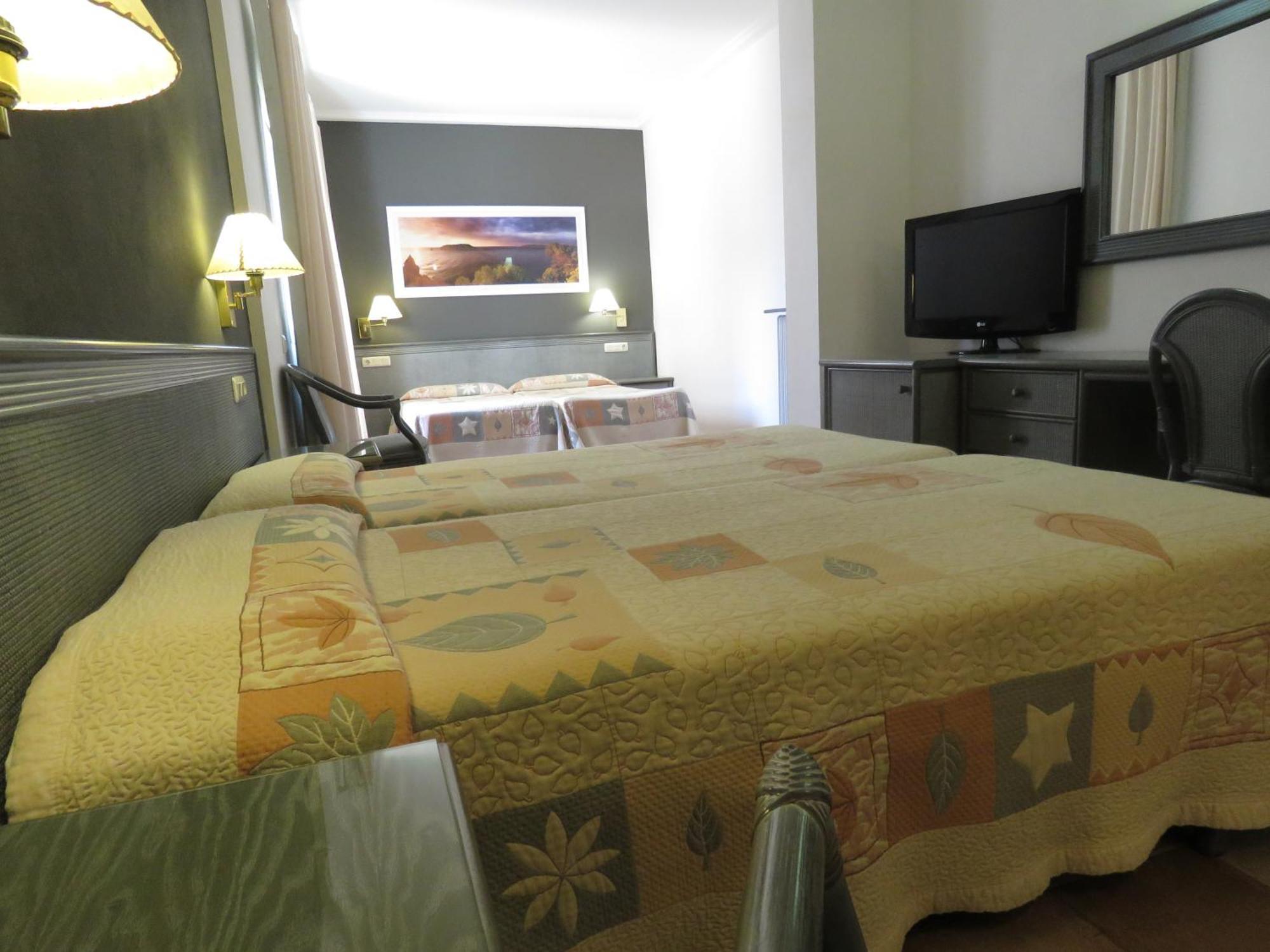 Hotel Santa Anna L'Estartit Quarto foto